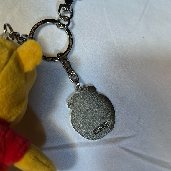 AUTHENTIC DISNEY Merchandise WINNIE The POOH Plush Bag Charm/Keyring NWOT - Picture 12 of 14
